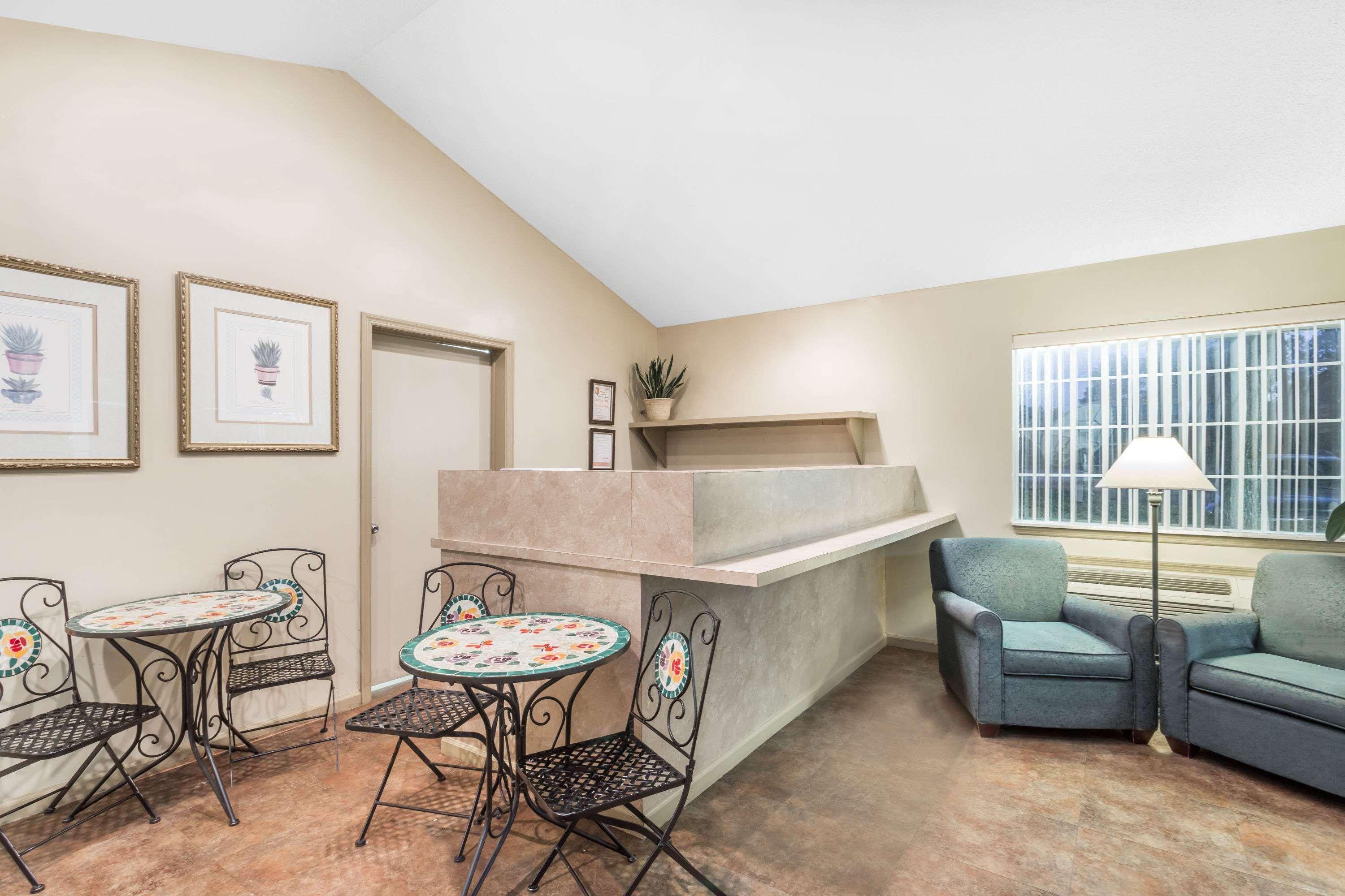 Super 8 By Wyndham Madison Exterior foto