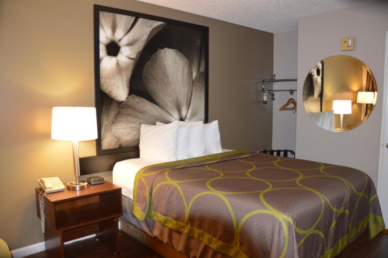 Super 8 By Wyndham Madison Exterior foto